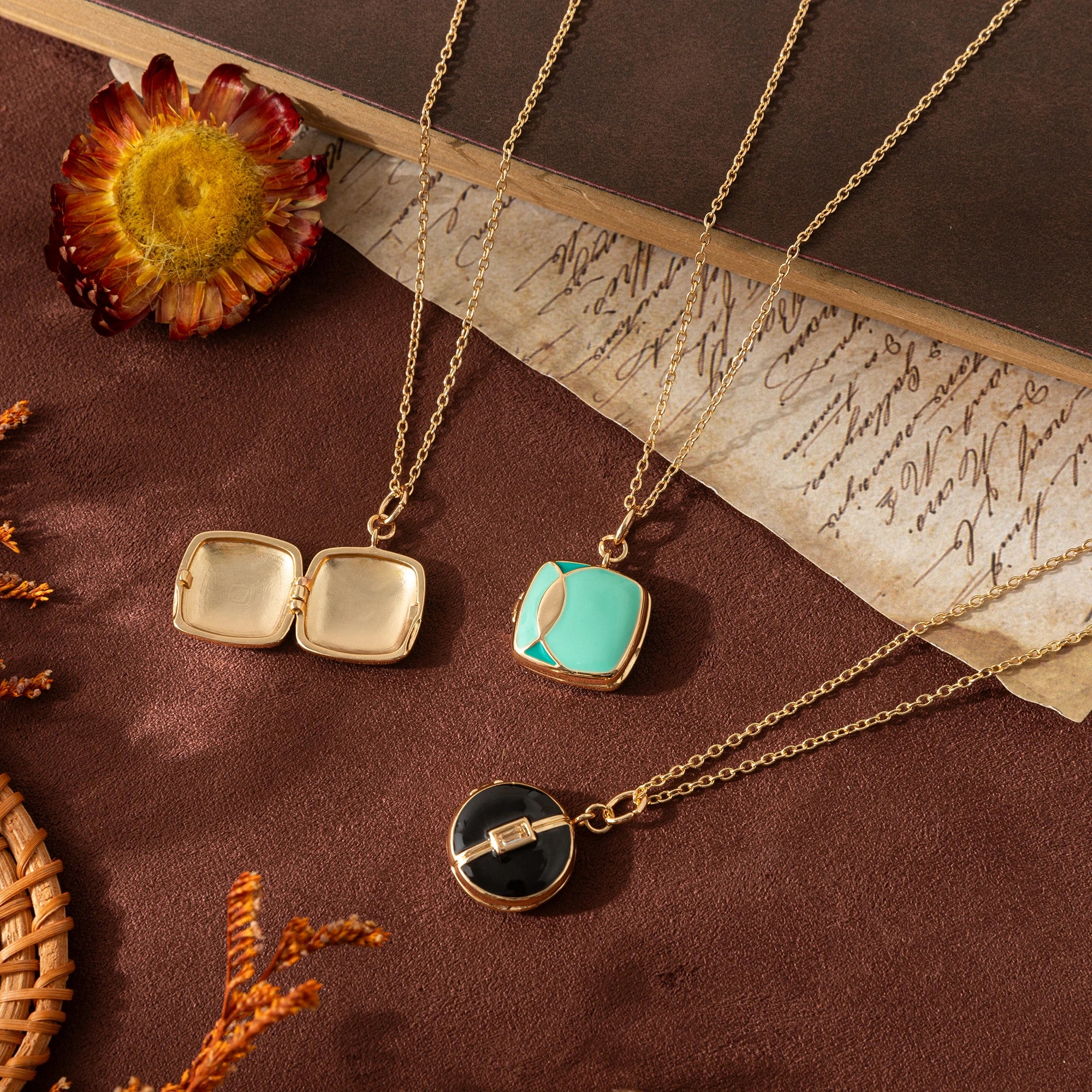 Vintage style round square oval box opening and closing drip oil spring and summer color photo album gift 2025 trend necklaces