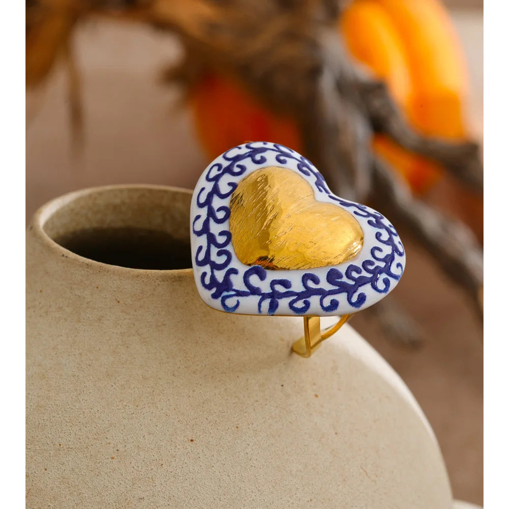 Heart ring in 18K gold-plated stainless steel.