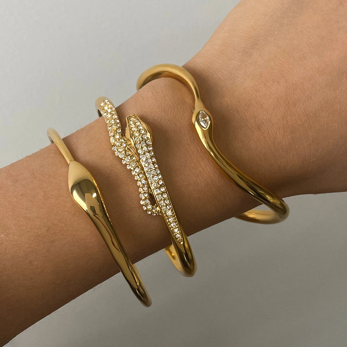 Snake Pearl Bangle Bracelet — Stainless Steel · PS034