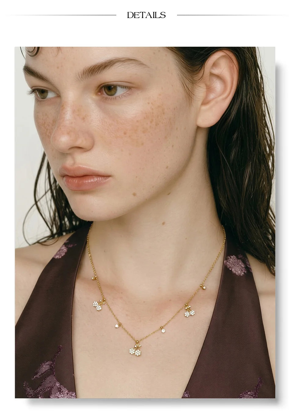Cubic zirconia geometric necklace in gold-plated stainless steel with cubic zirconia.