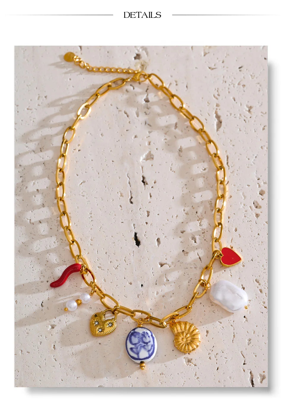Pearl shell flower necklace in gold-plated stainless steel with pearl and shell.