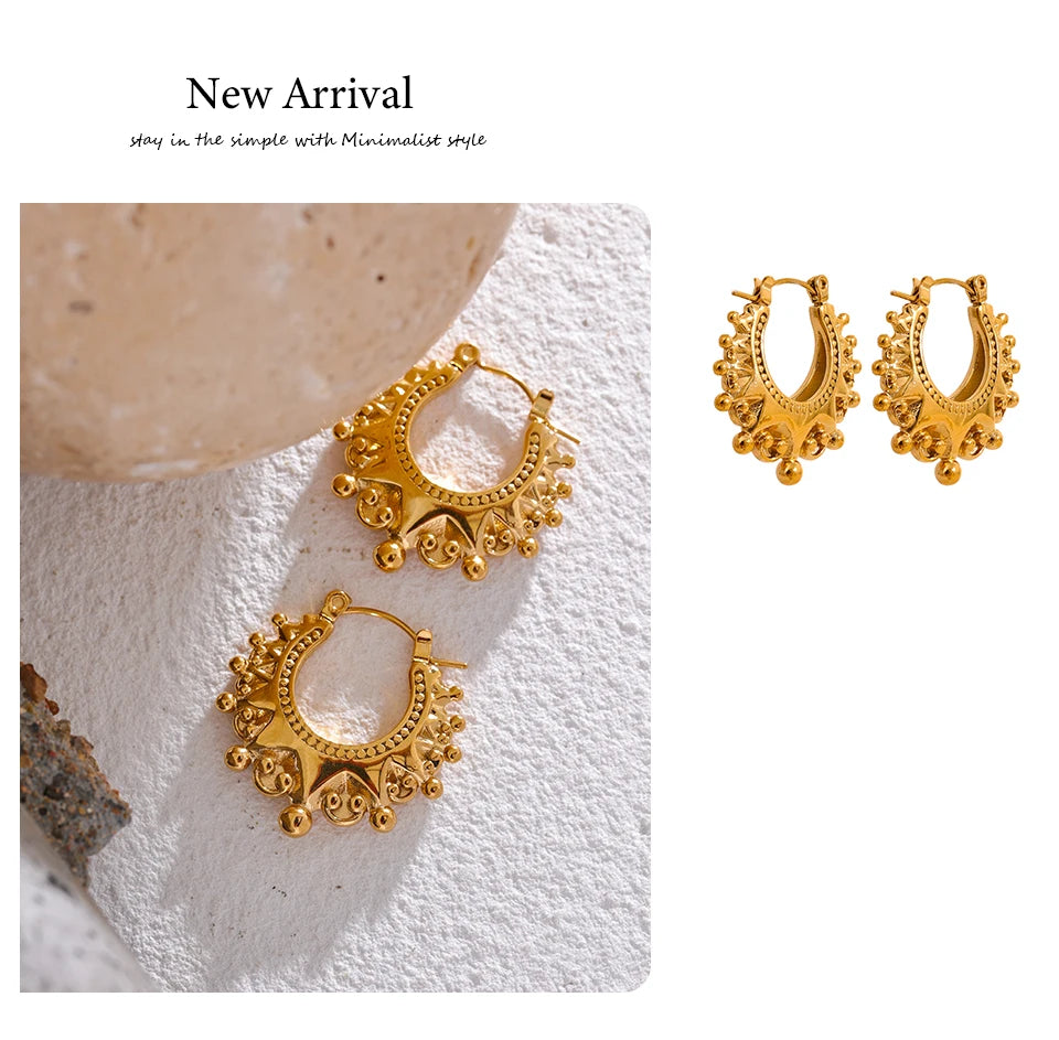 Vintage geometric earrings in gold-plated stainless steel.
