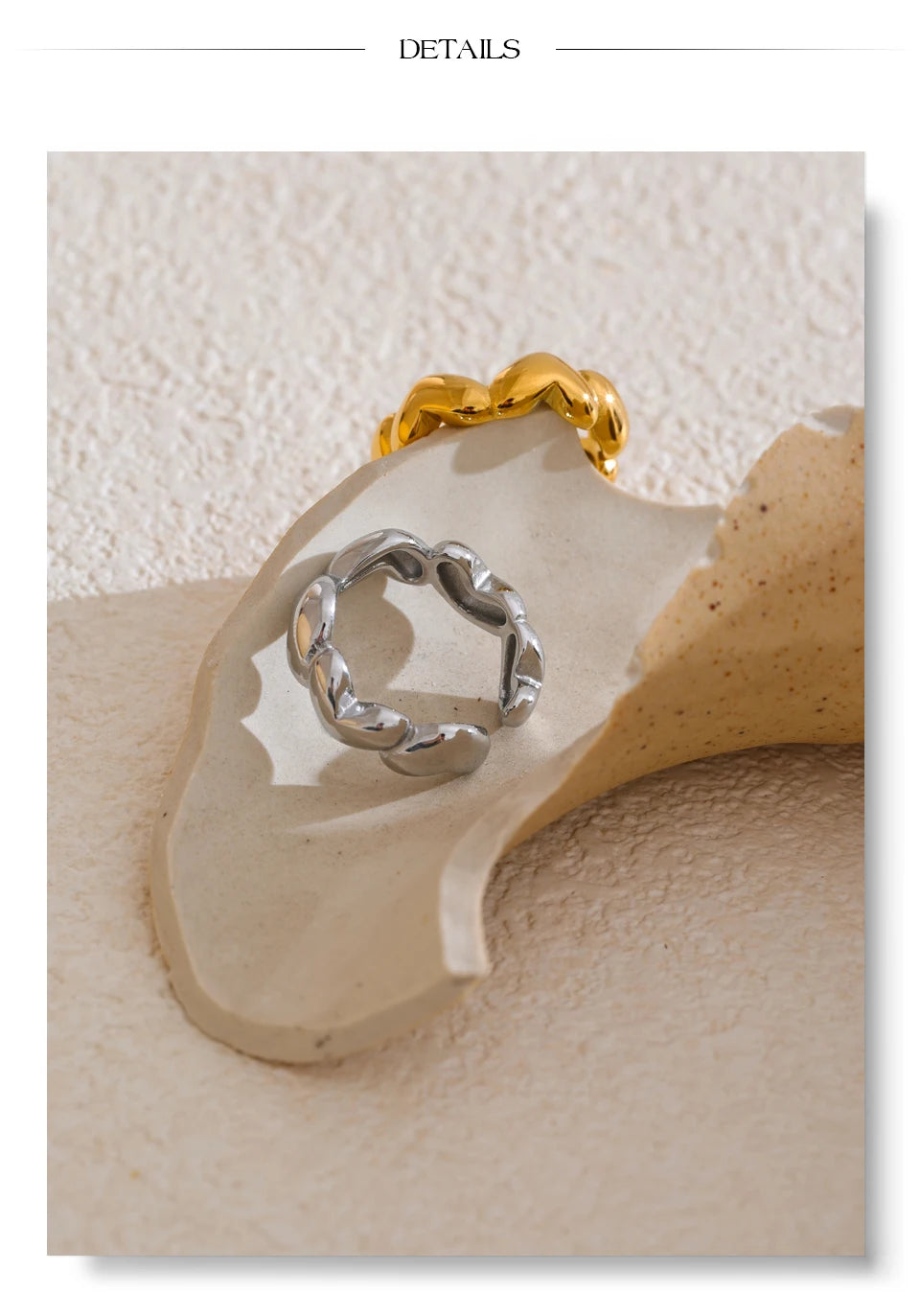 Heart geometric ring in 18K gold-plated stainless steel.