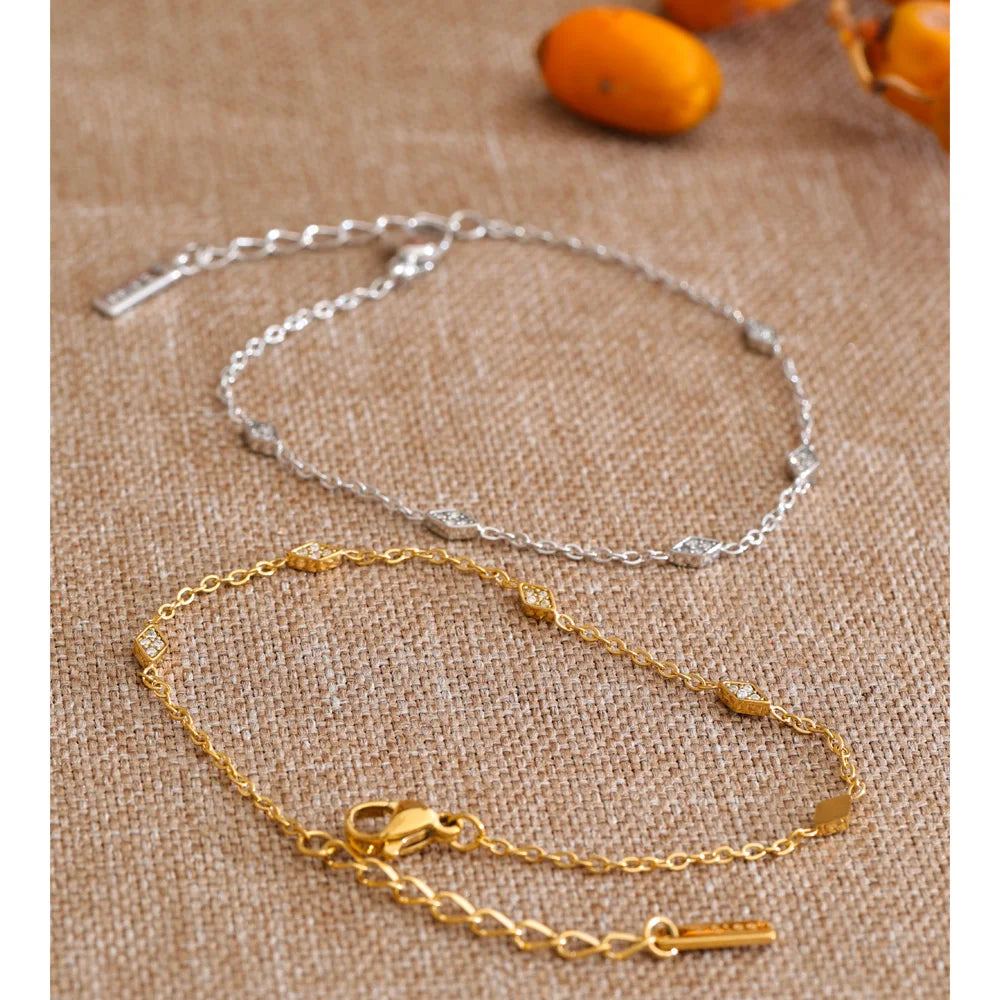Cubic Zirconia Geometric Chain Bracelet — Gold-Plated Stainless Steel with Cubic Zirconia · PS1039