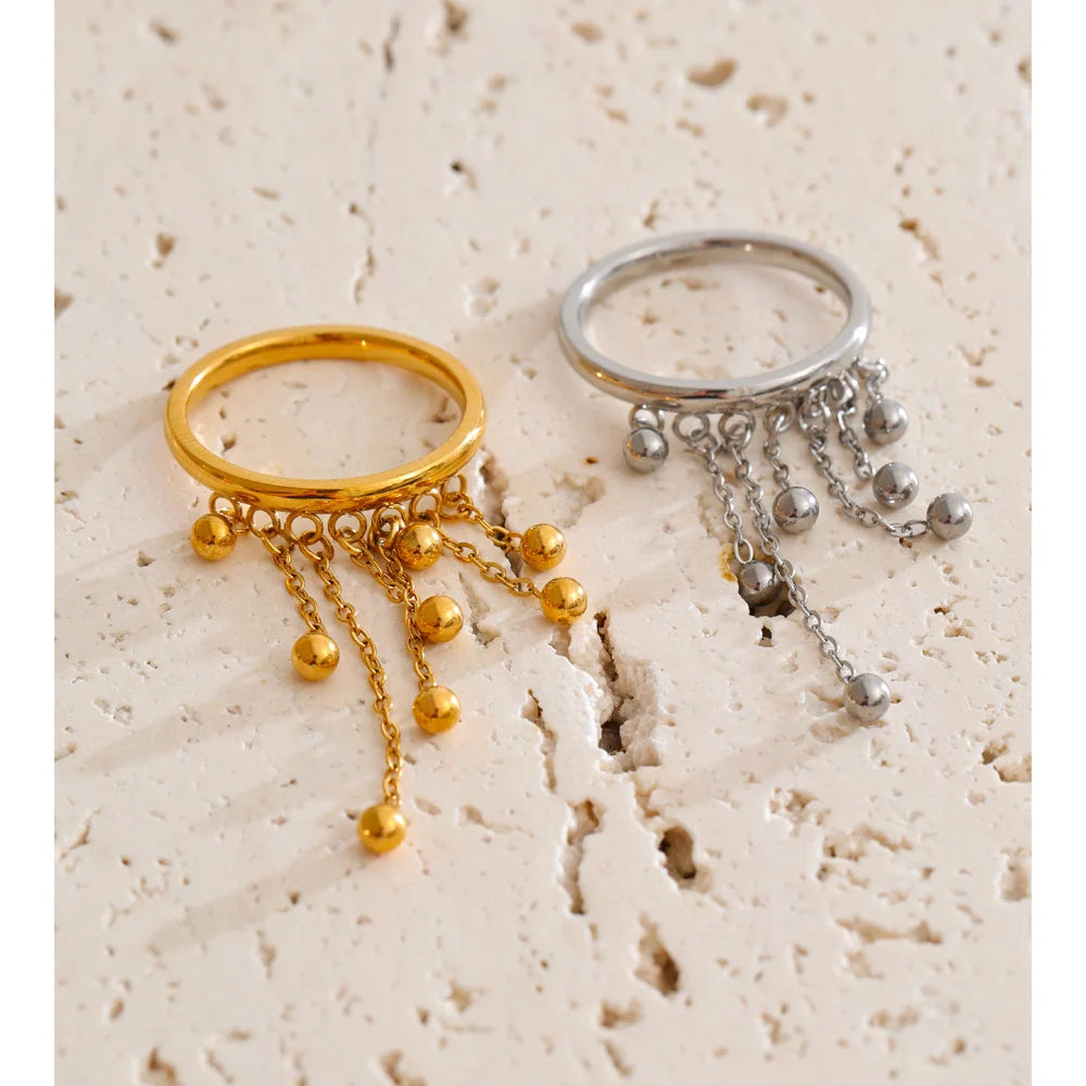Beaded geometric chain ring in 18K gold-plated stainless steel.