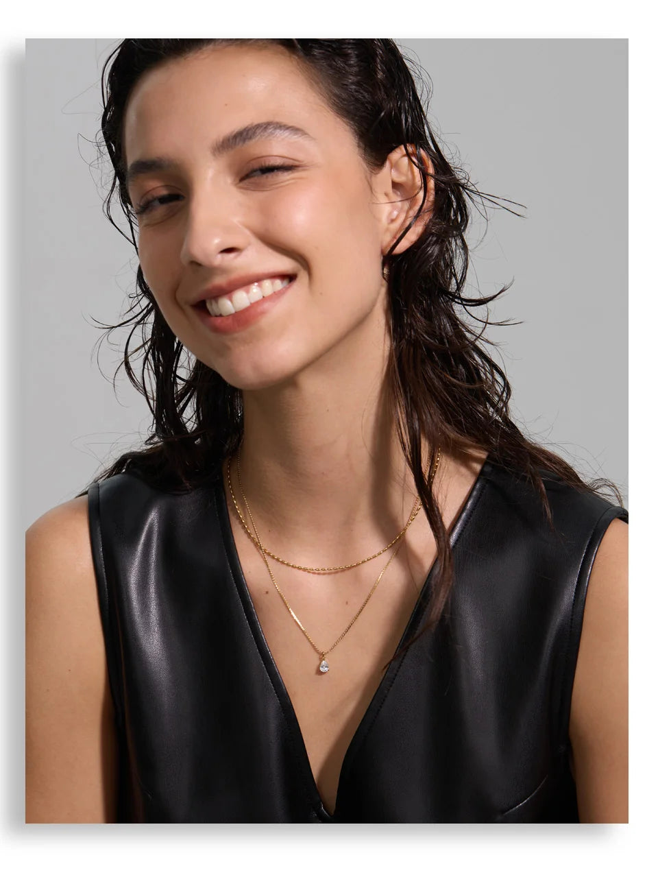 Cubic zirconia geometric layered necklace in gold-plated stainless steel with cubic zirconia.