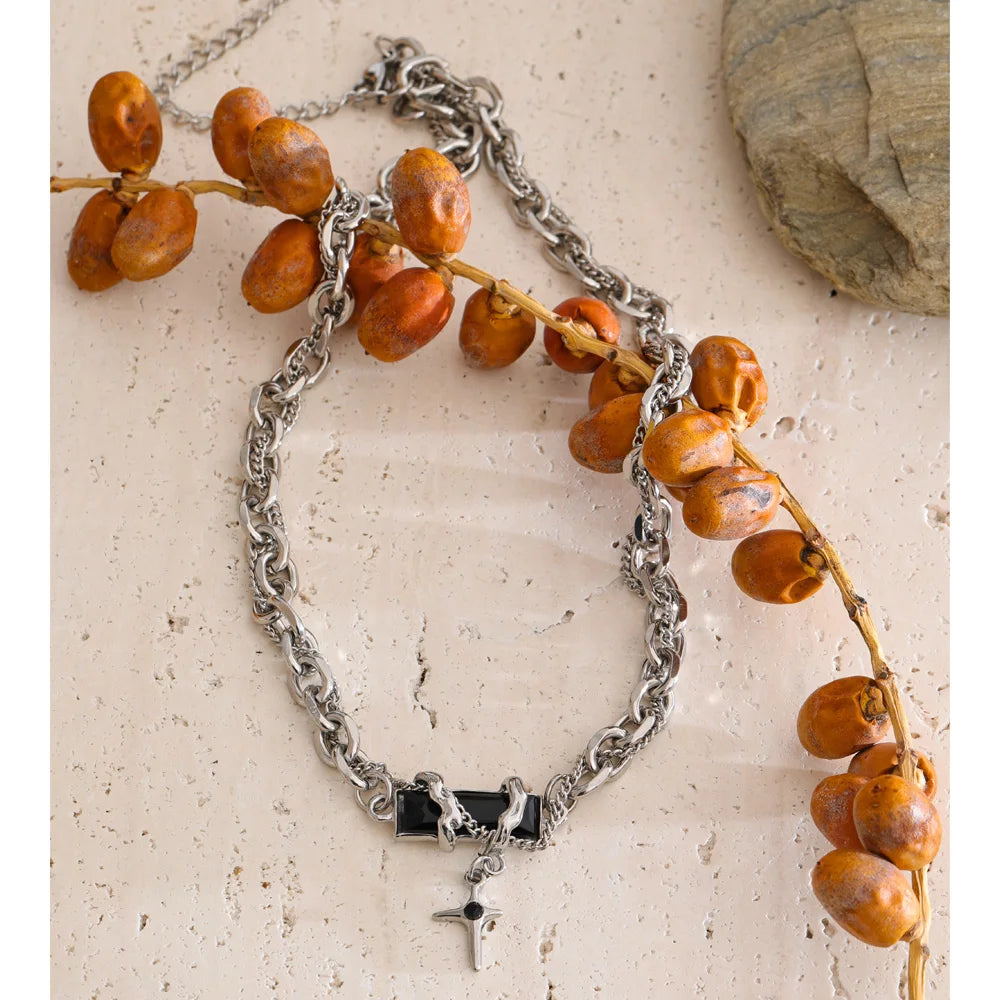 Crystal natural stone cross necklace in gold-plated stainless steel with natural stone and crystal.