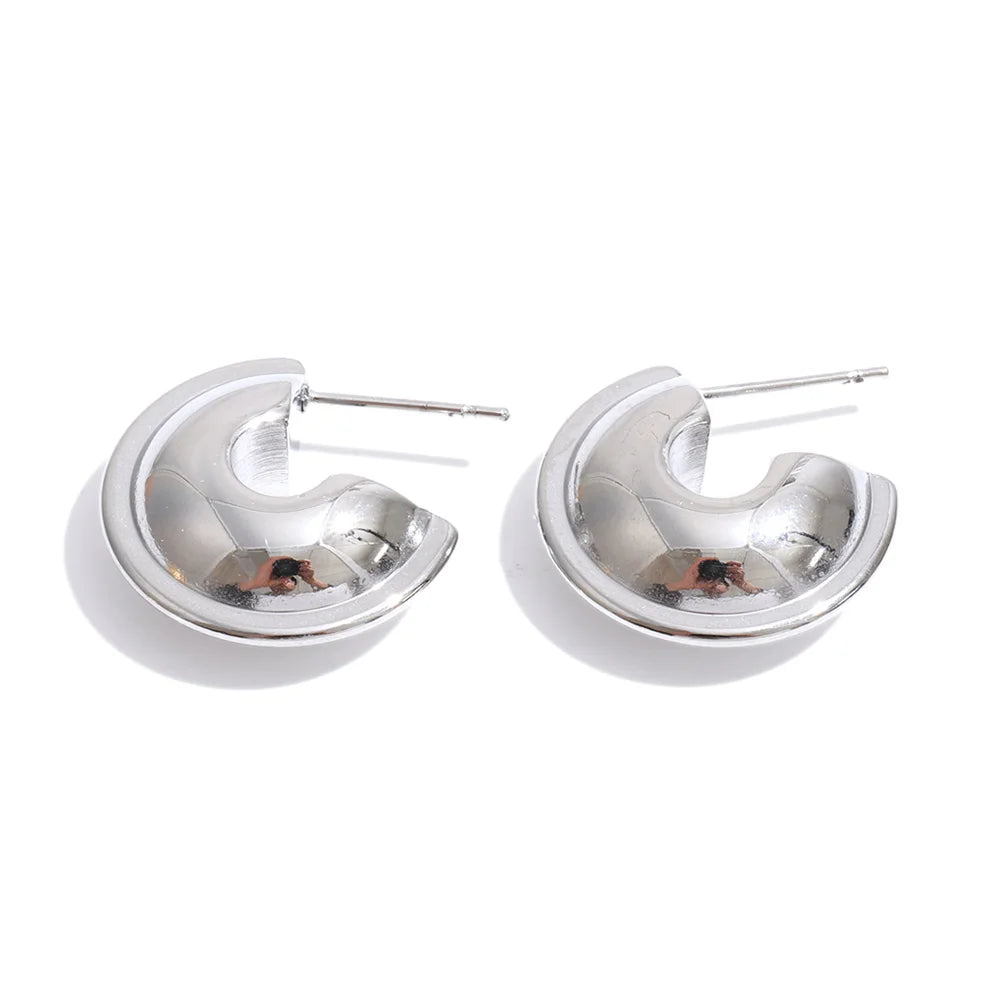 Geometric earrings in gold-plated stainless steel.