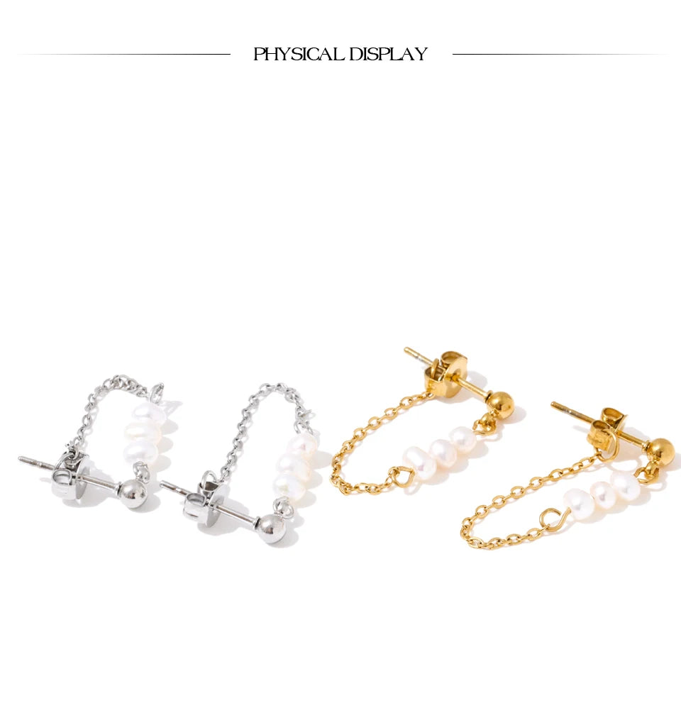 Freshwater pearl geometric chain earrings in gold-plated stainless steel with freshwater pearl.