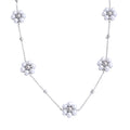 Pearl flower beaded necklace in gold-plated stainless steel with pearl.