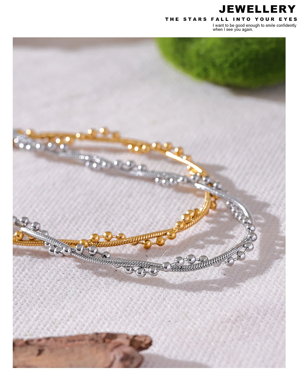 Geometric chain necklace in gold-plated stainless steel.