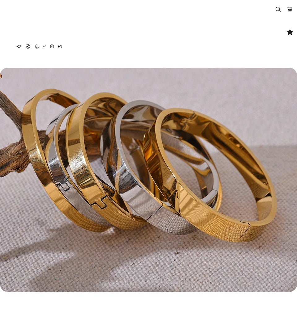 Geometric bracelet in gold-plated stainless steel.