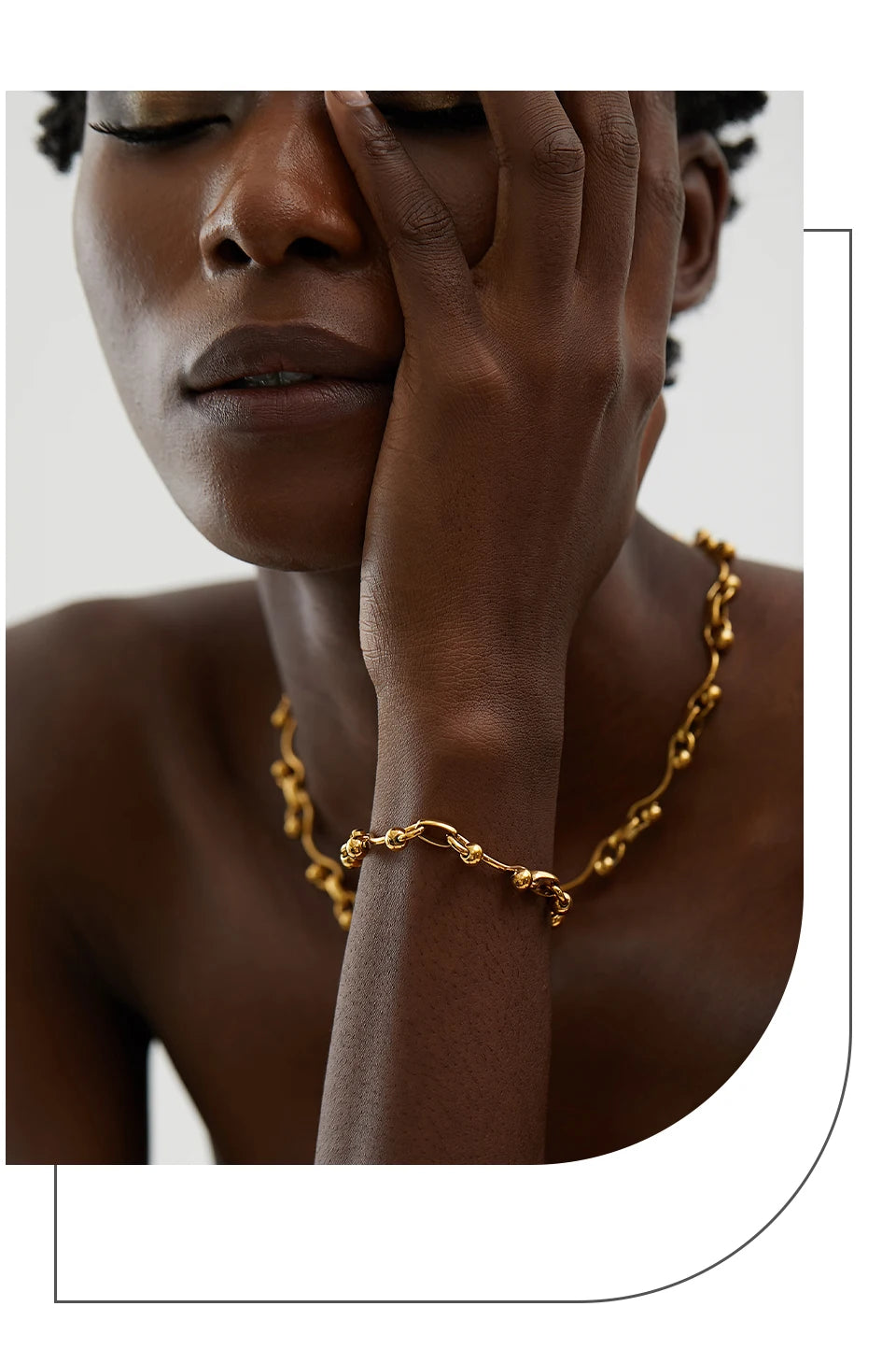 Geometric chain necklace in 18K gold-plated stainless steel.