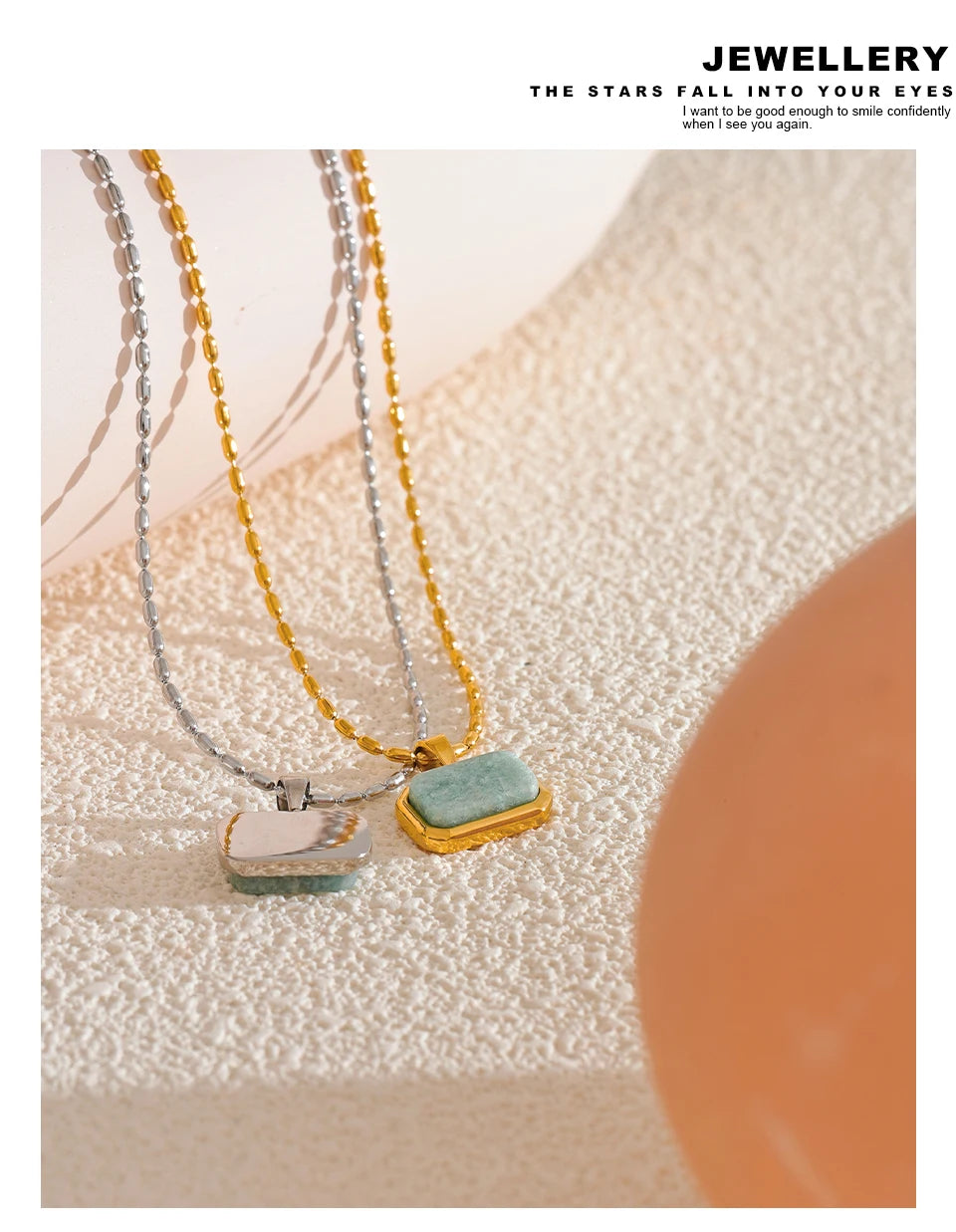 Natural stone geometric necklace in gold-plated stainless steel with natural stone.
