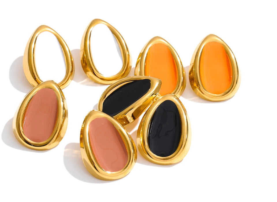 Enamel multi-color geometric earrings in gold-plated stainless steel with enamel.