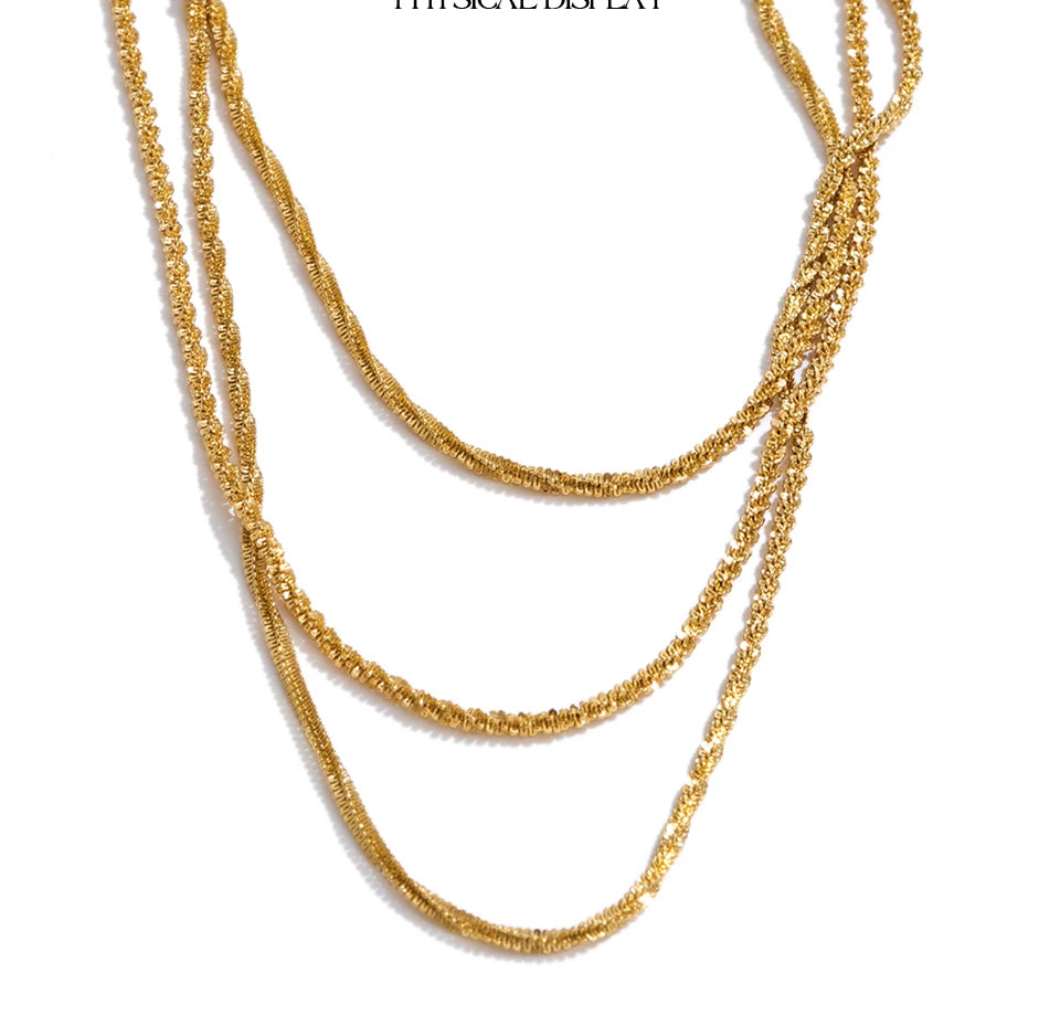 Pearl geometric chain necklace in gold-plated stainless steel with pearl.