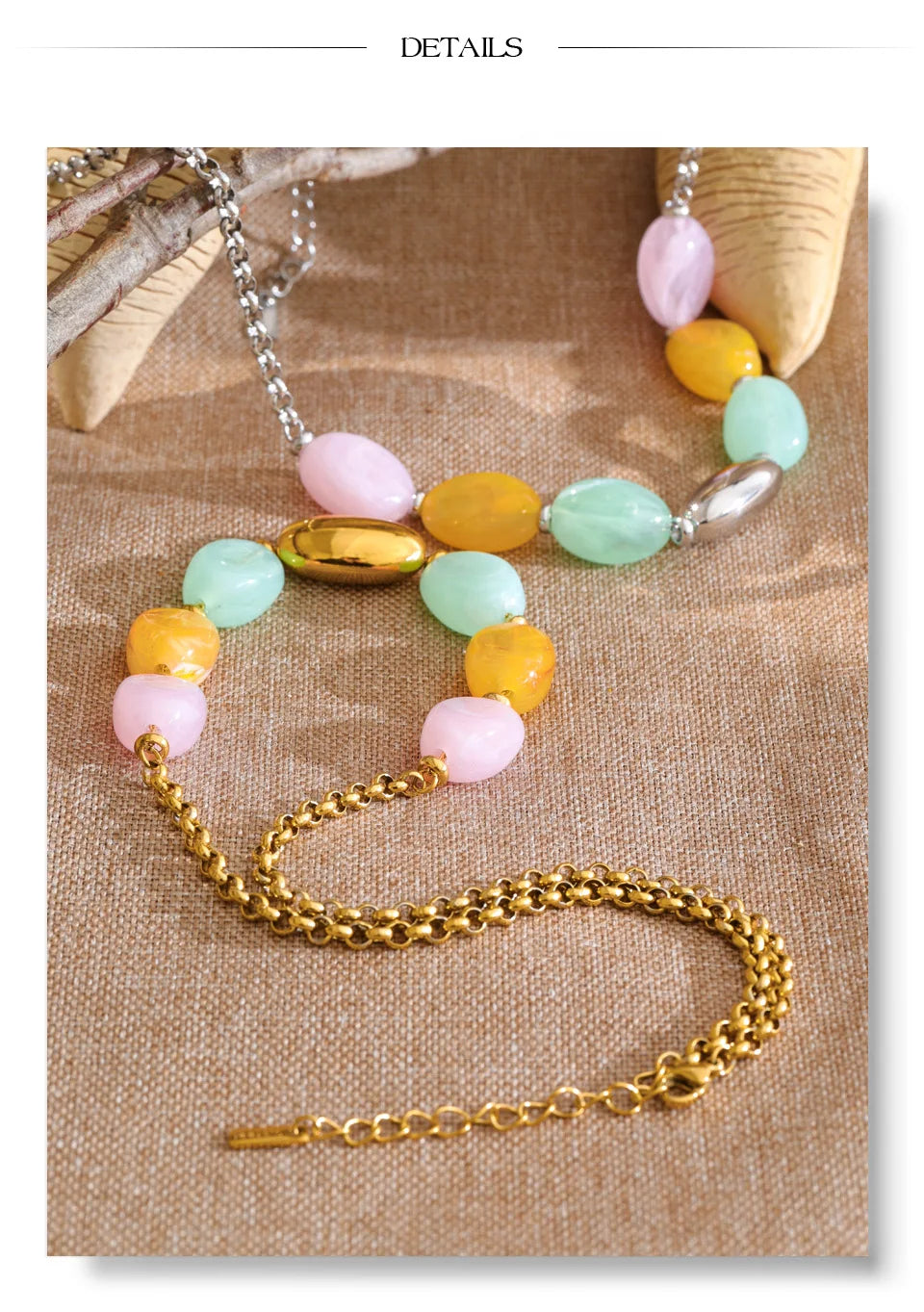 Resin natural stone geometric necklace in gold-plated stainless steel with natural stone and resin.