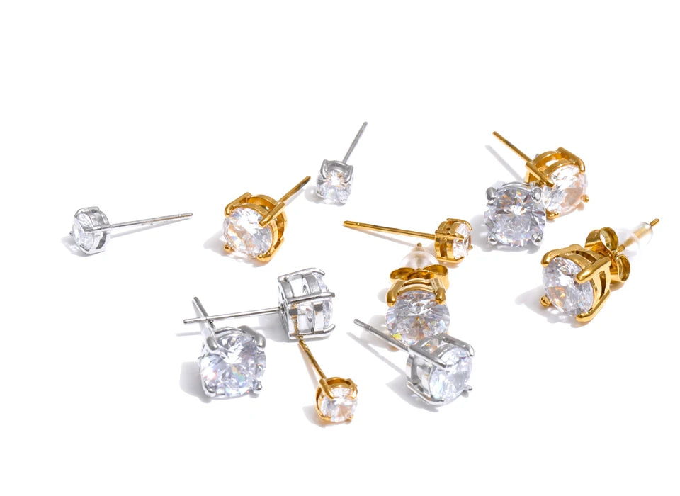 Cubic zirconia geometric earrings in gold-plated stainless steel with cubic zirconia.