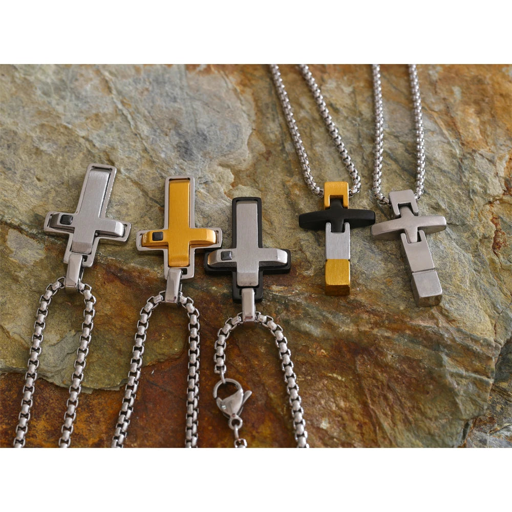 Cross necklace in gold-plated stainless steel.