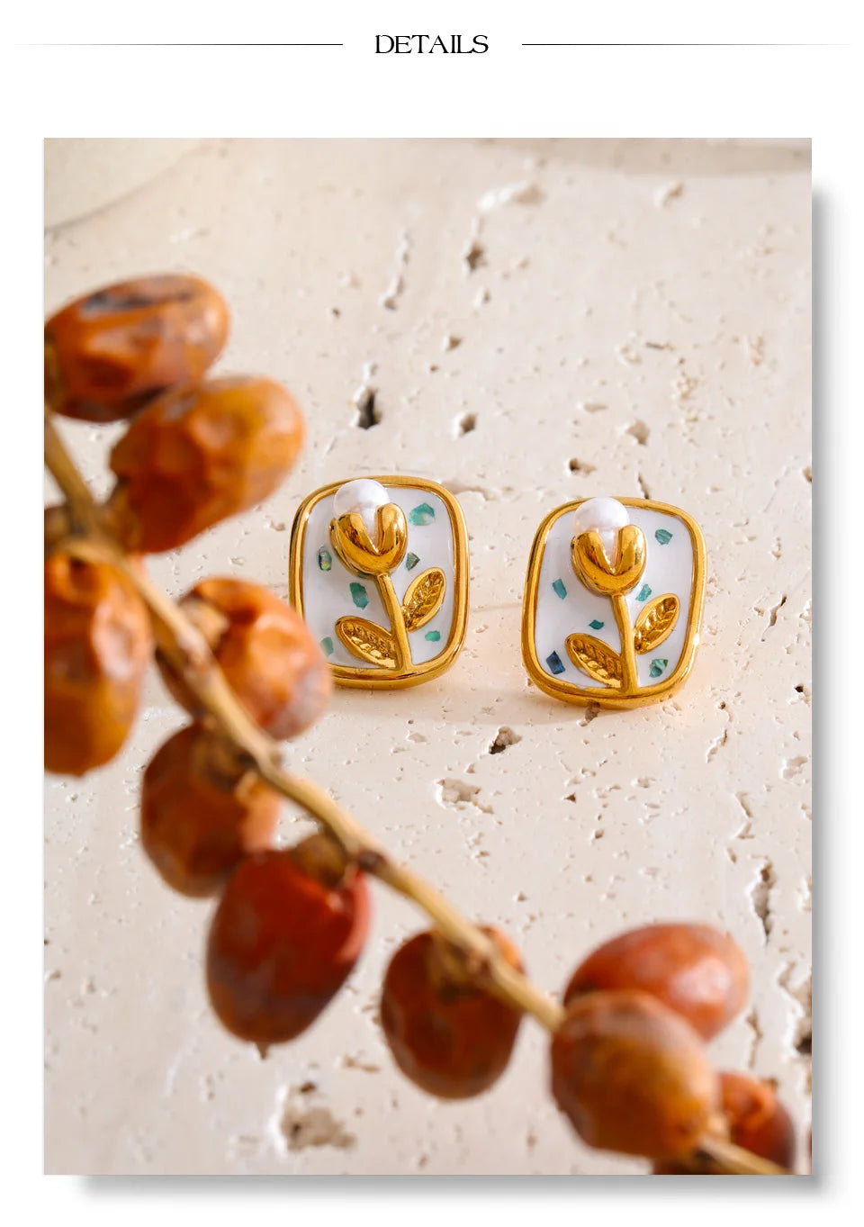Pearl enamel flower earrings in gold-plated stainless steel with pearl and enamel.