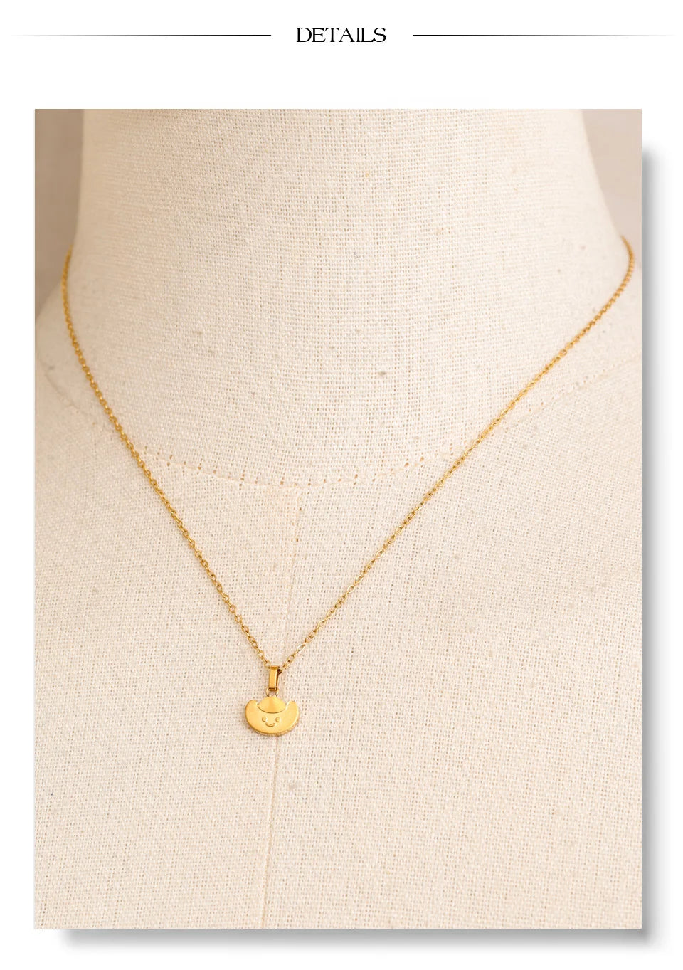 Geometric necklace in gold-plated stainless steel.