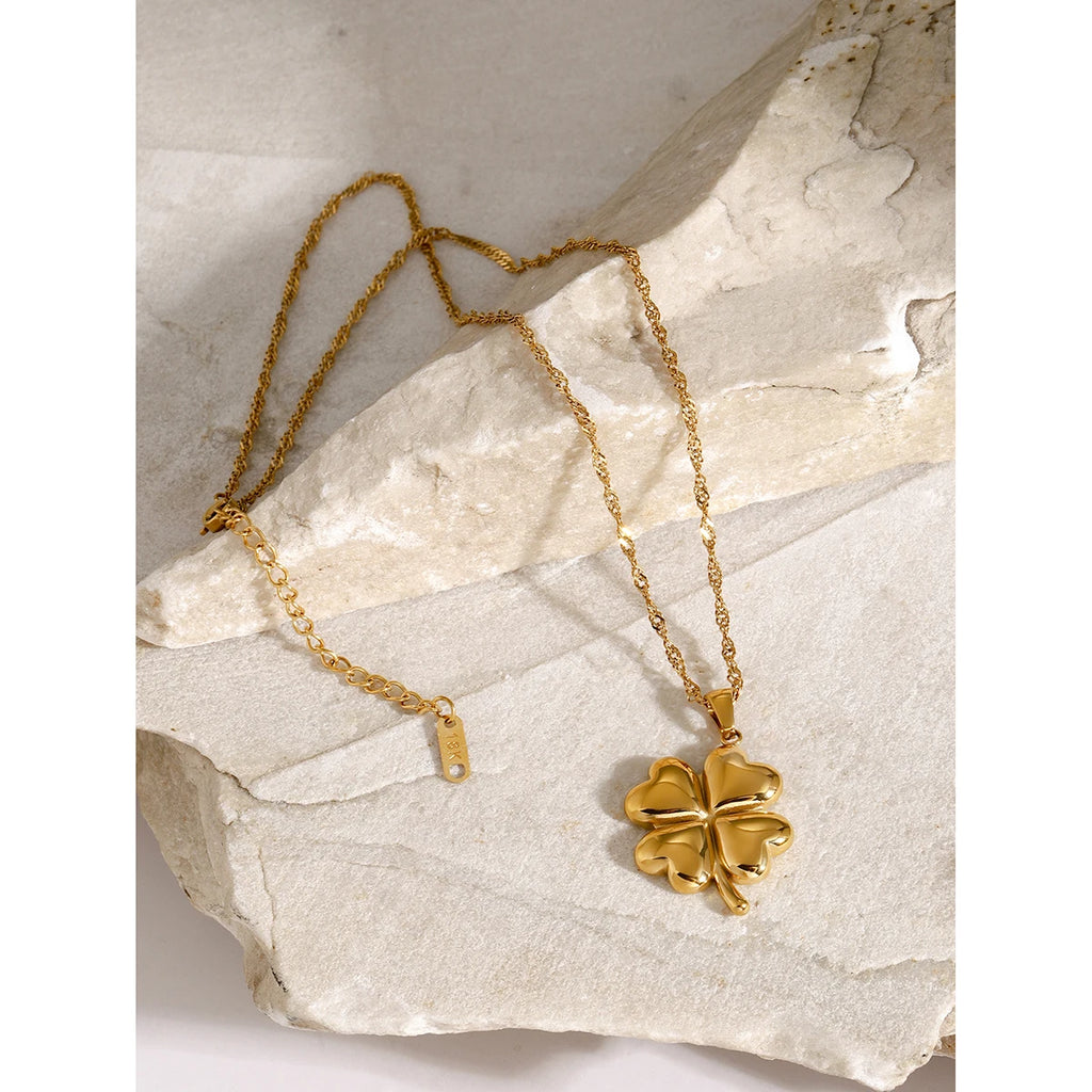Lucky Flower Necklace — Stainless Steel · PS324