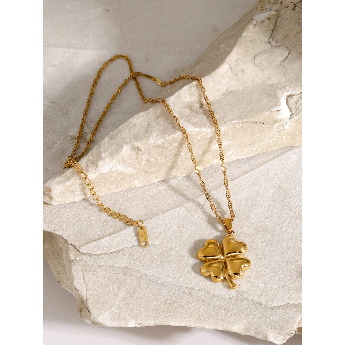 Lucky Flower Necklace — Stainless Steel · PS324