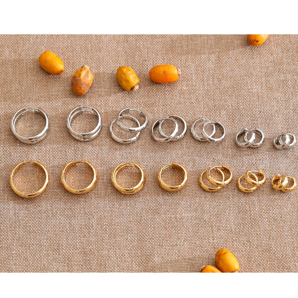 Geometric earrings in gold-plated stainless steel.