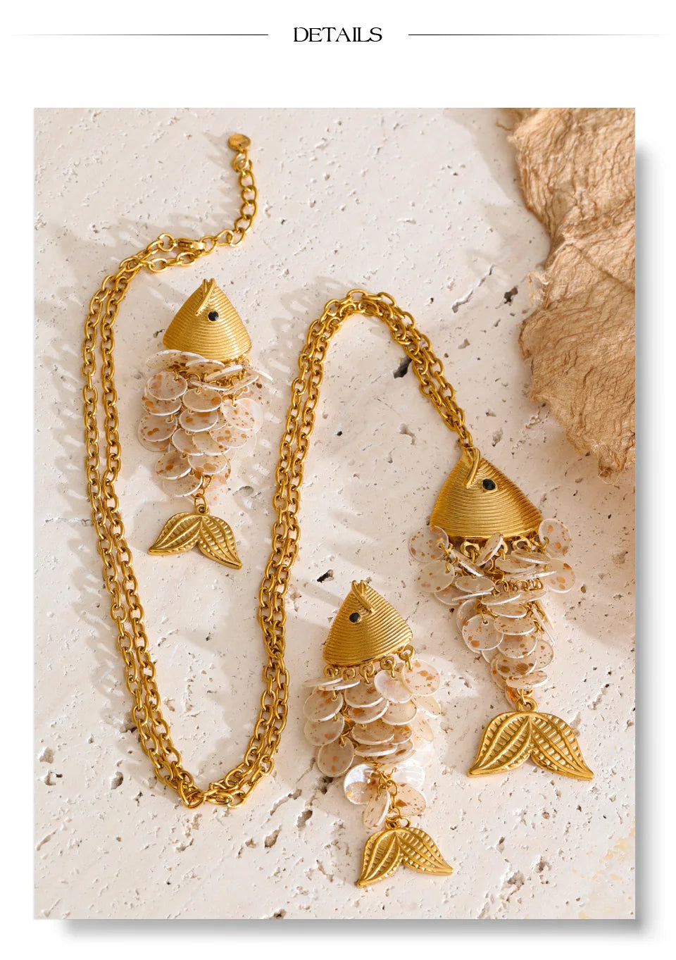 Resin multi-color geometric earrings in gold-plated stainless steel with resin.