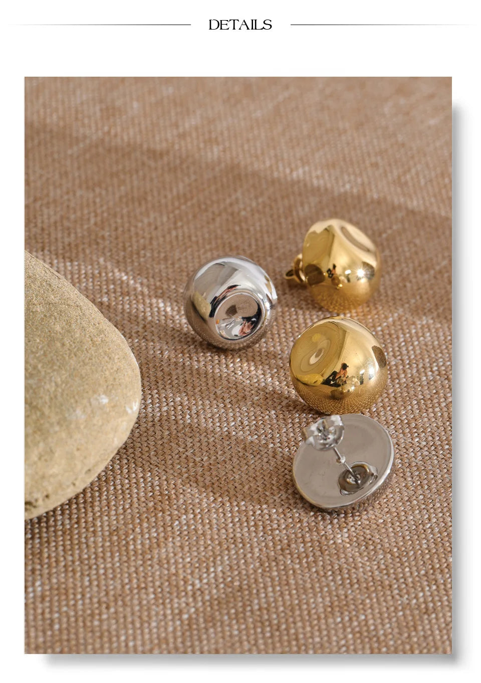 Geometric earrings in gold-plated stainless steel.
