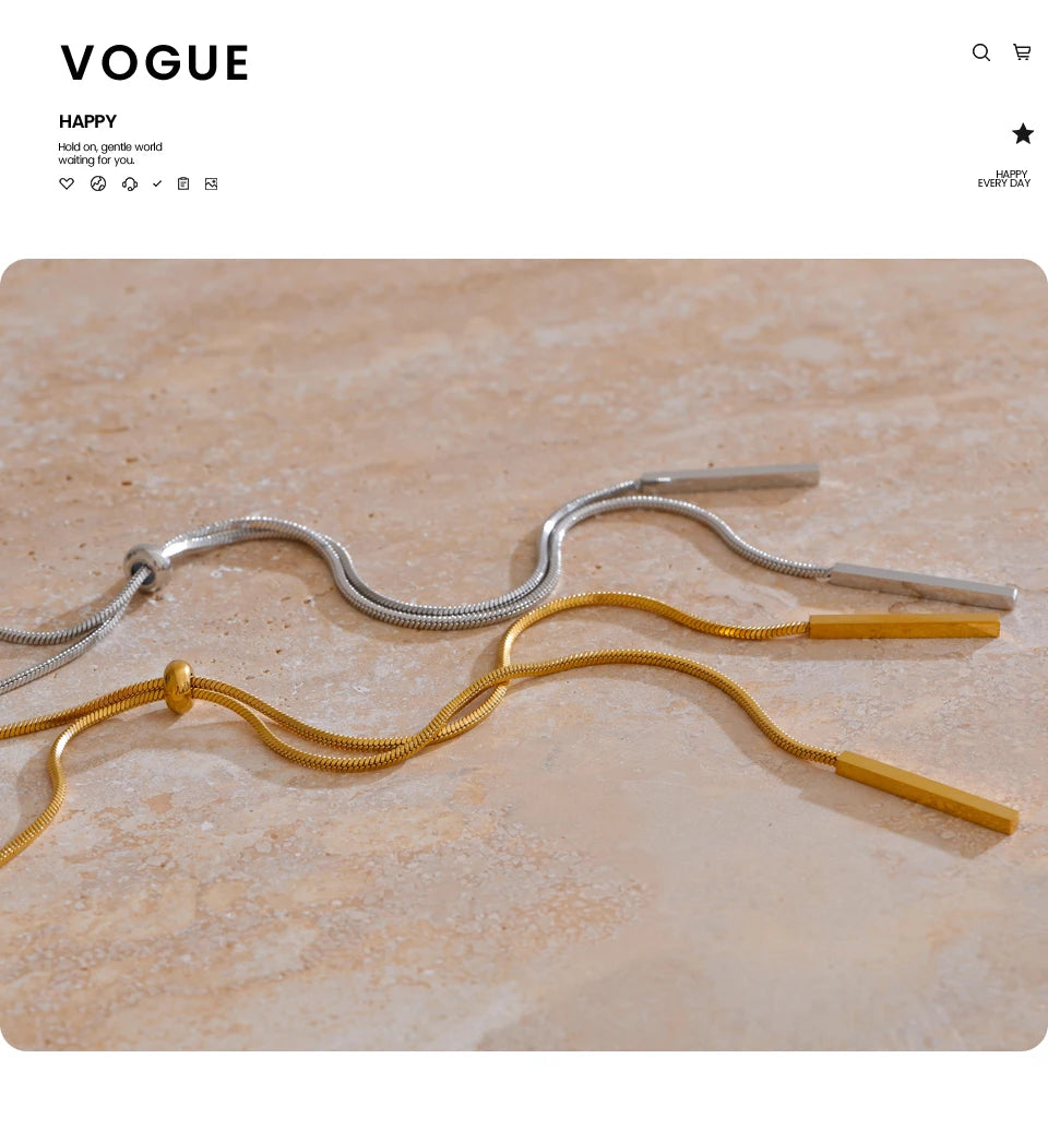 Geometric chain necklace in gold-plated stainless steel.