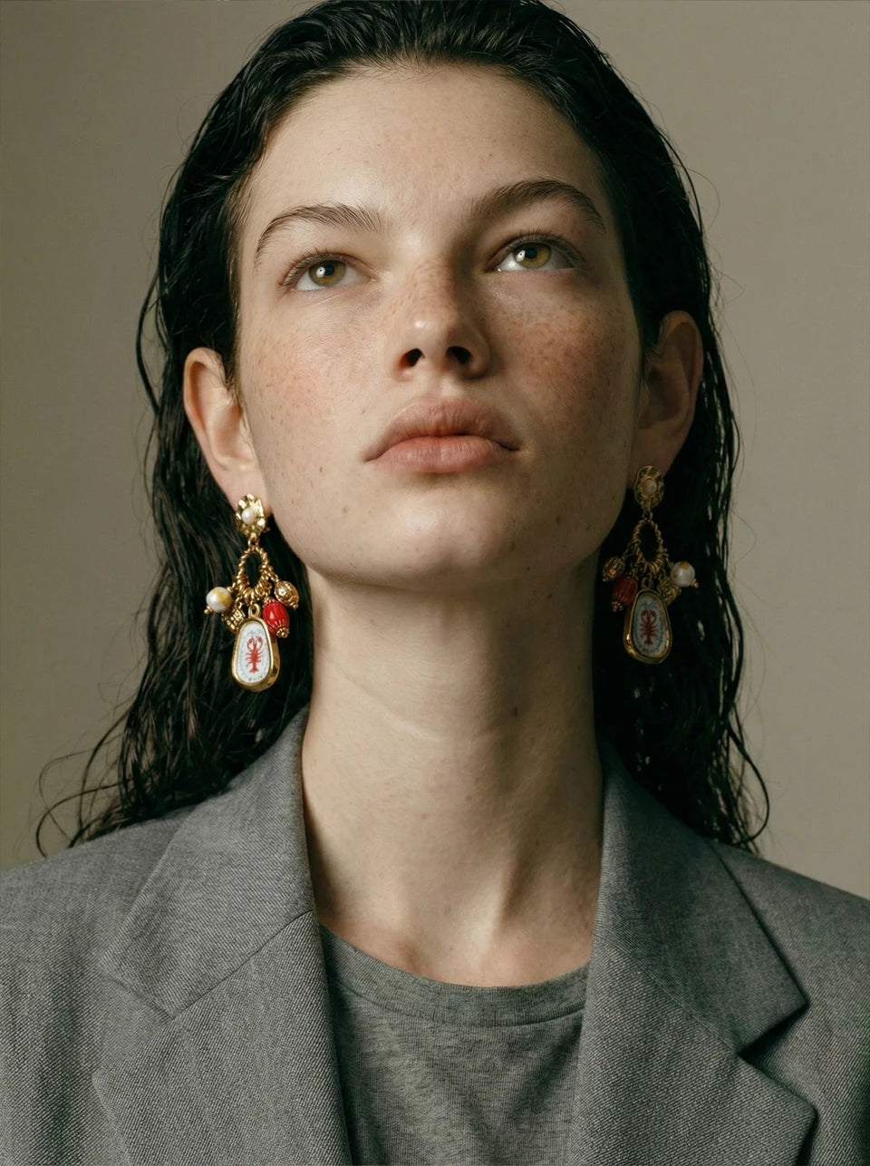 Geometric earrings in gold-plated stainless steel.