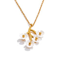 Resin flower earrings in gold-plated stainless steel with resin.