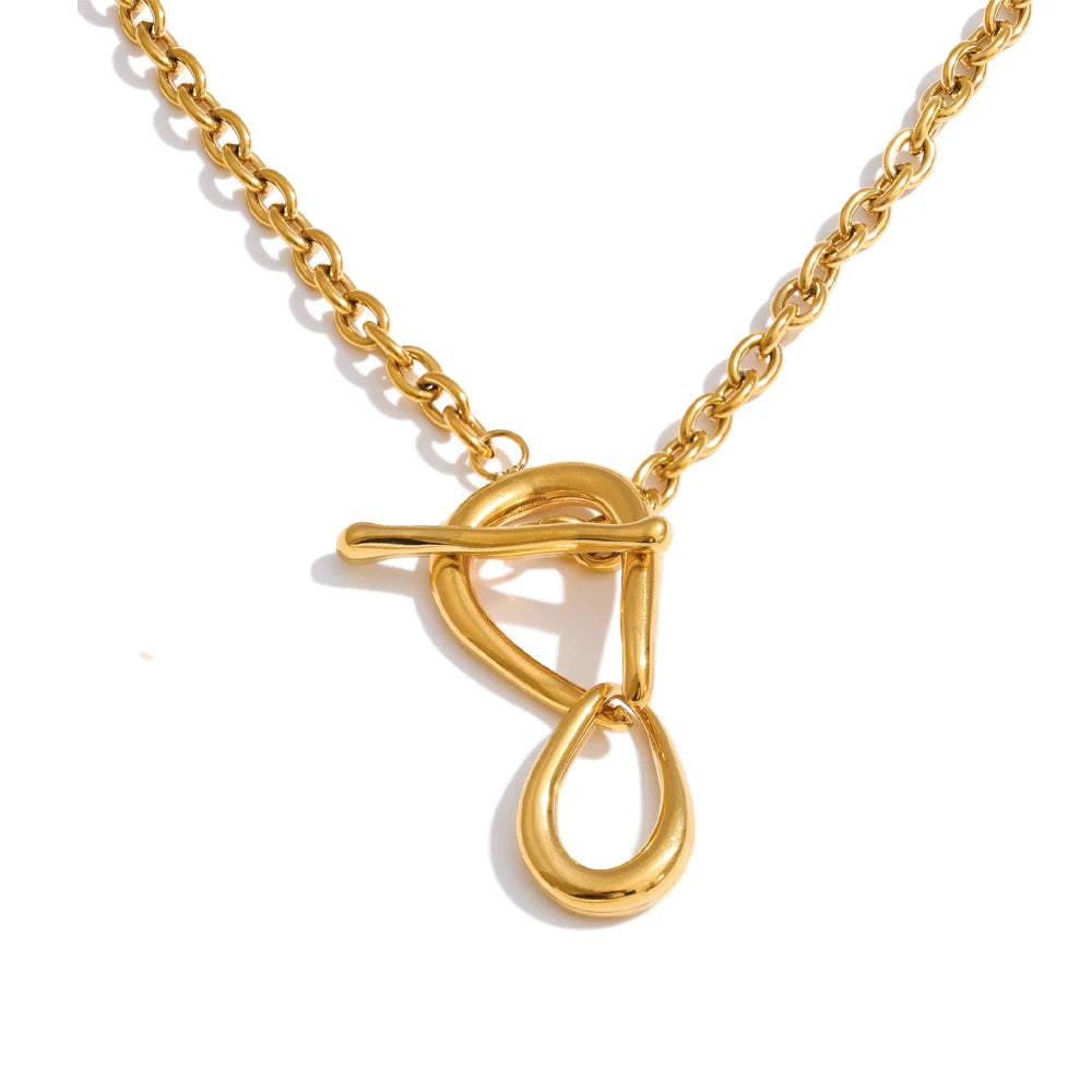 Geometric necklace in gold-plated stainless steel.