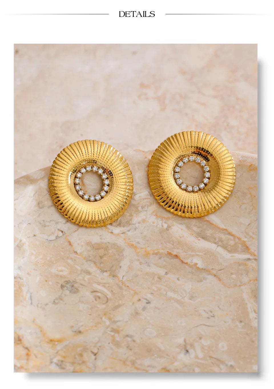 Cubic zirconia geometric earrings in gold-plated stainless steel with cubic zirconia.