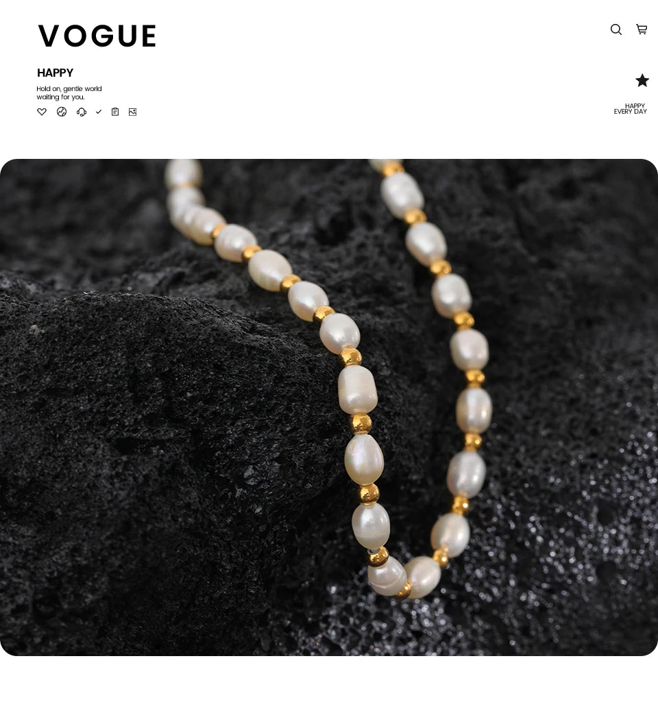 Freshwater pearl geometric necklace in gold-plated stainless steel with freshwater pearl.