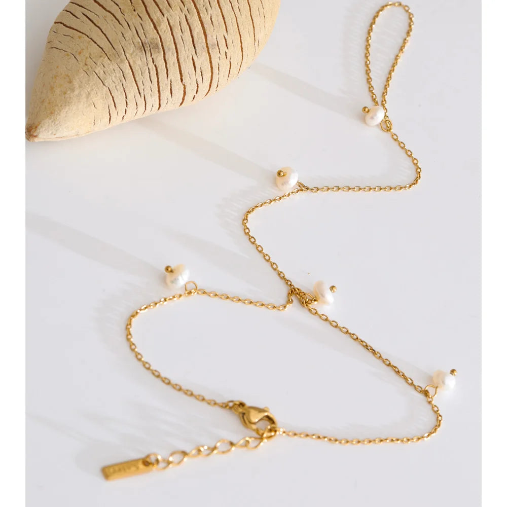 Freshwater Pearl Geometric Chain Bracelet — Gold-Plated Stainless Steel with Freshwater Pearl · PS1068