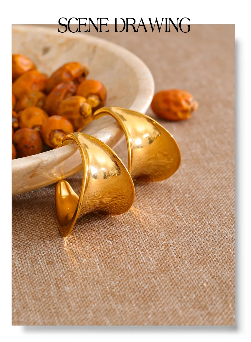 Geometric earrings in gold-plated stainless steel.