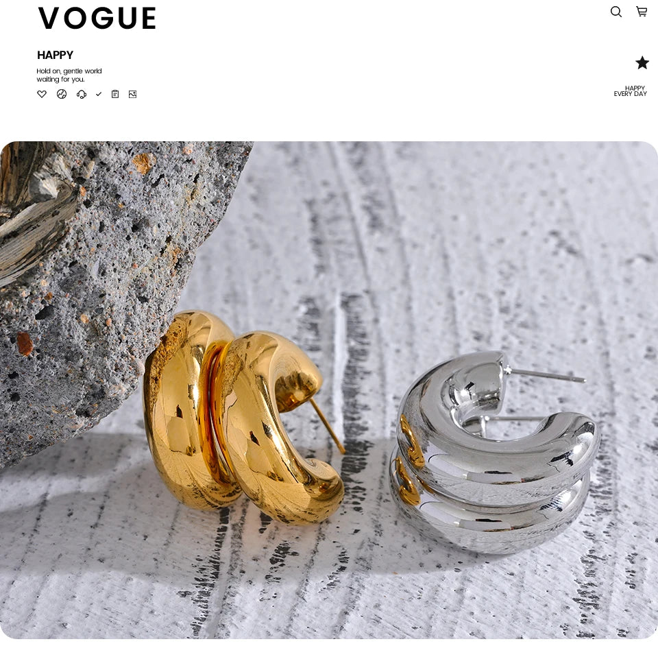 Geometric earrings in gold-plated stainless steel.