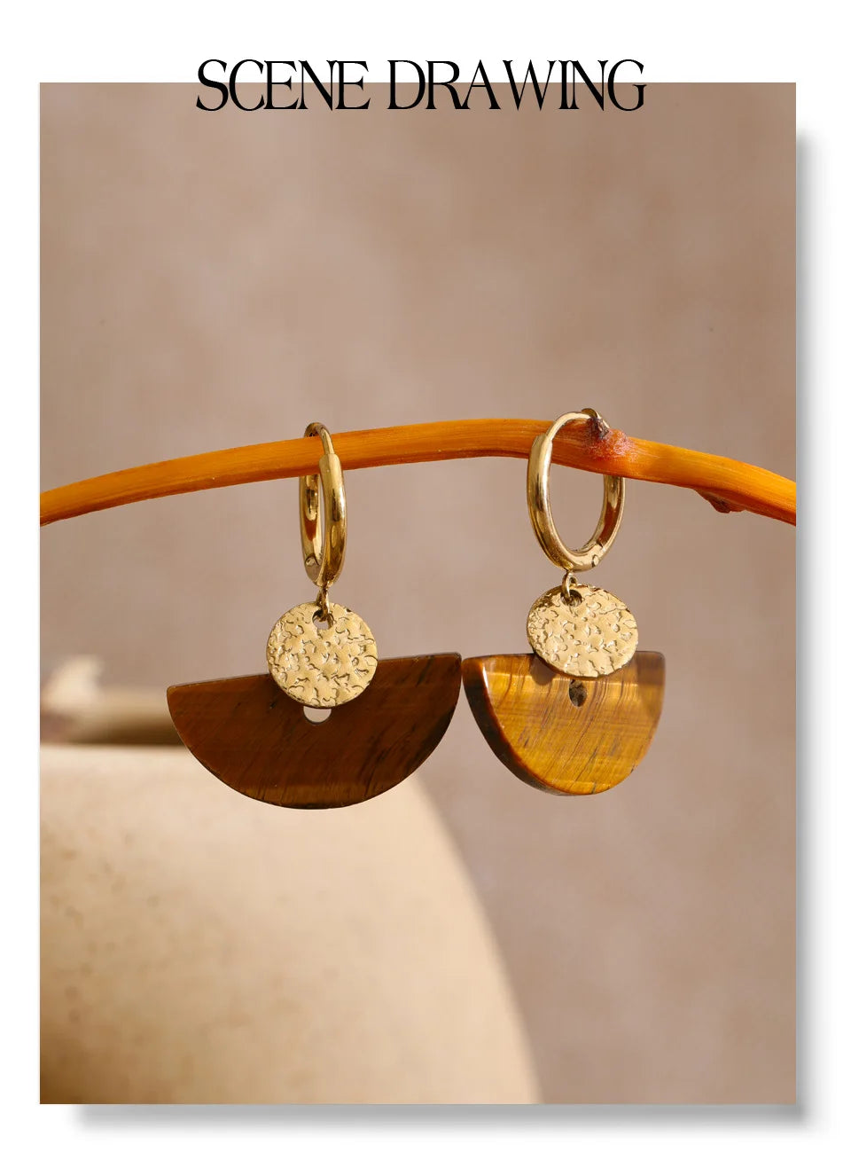 Natural stone geometric earrings in gold-plated stainless steel with natural stone.