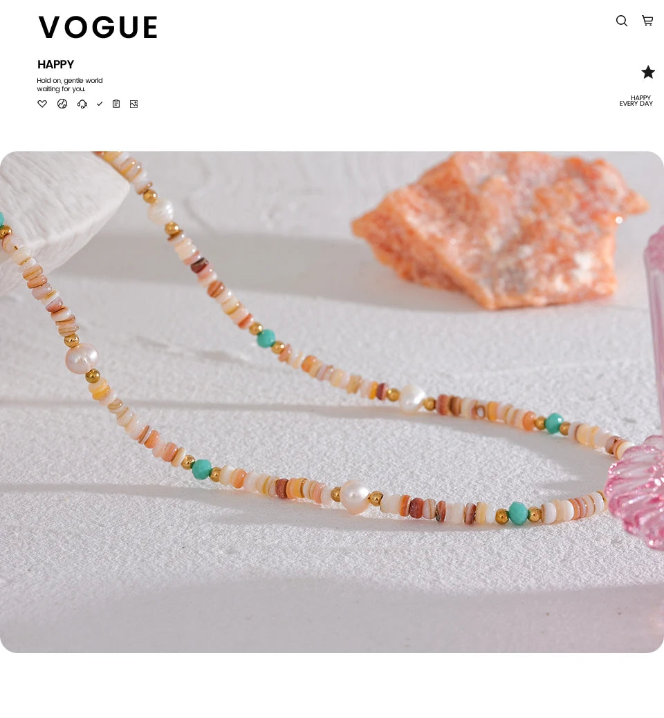 Freshwater pearl natural stone beaded necklace in gold-plated stainless steel with freshwater pearl and natural stone.