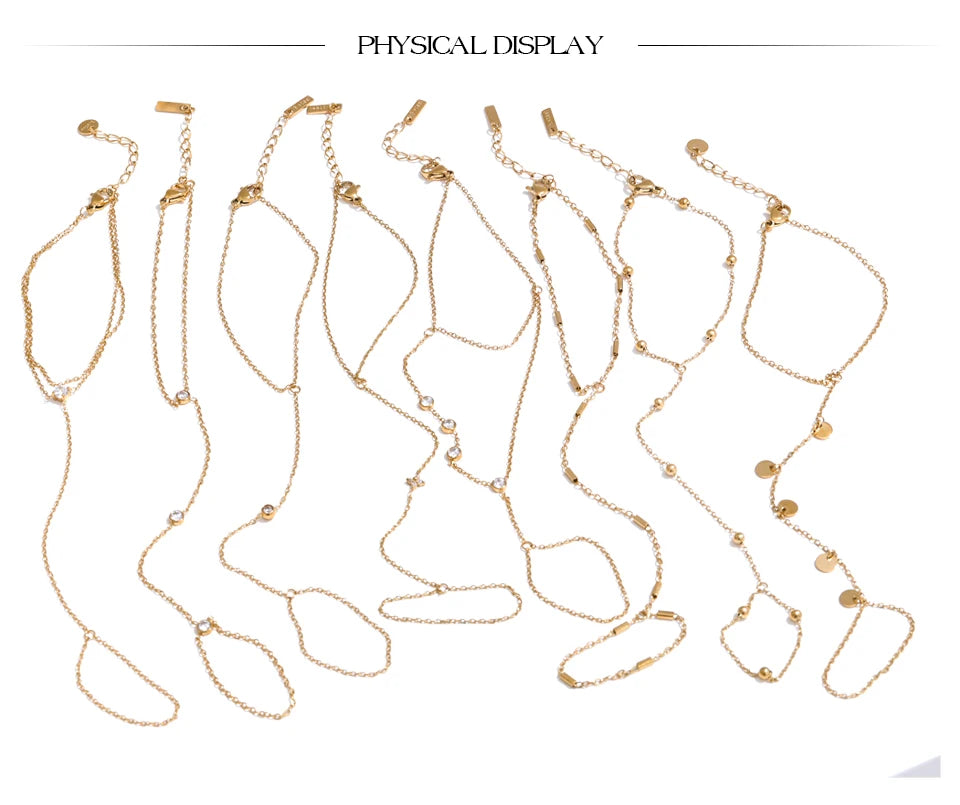 Cubic zirconia geometric chain necklace in gold-plated stainless steel with cubic zirconia.
