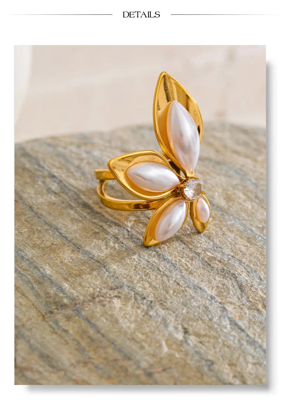 Pearl flower ring in 18K gold-plated stainless steel with pearl.