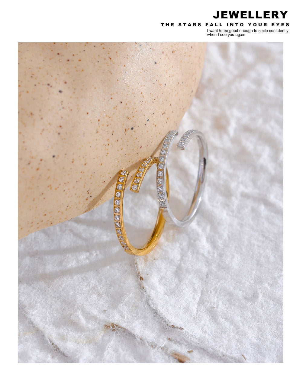 Cubic zirconia minimalist geometric ring in gold-plated stainless steel with cubic zirconia.