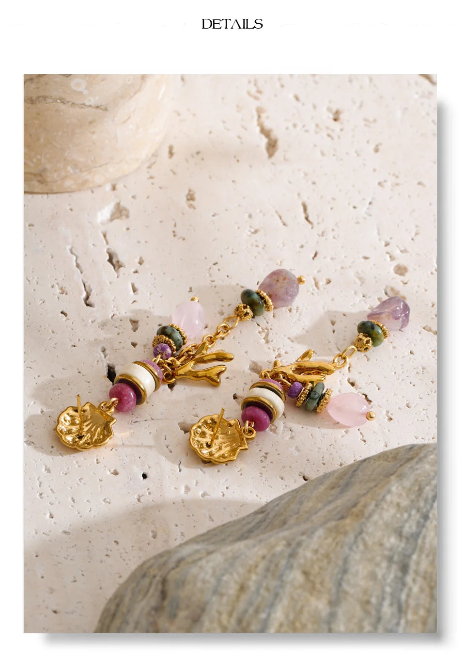Natural stone geometric earrings in gold-plated stainless steel with natural stone.