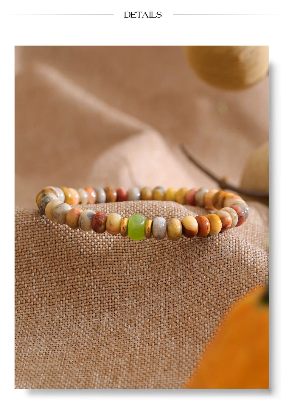 Natural stone beaded geometric necklace in gold-plated stainless steel with natural stone.