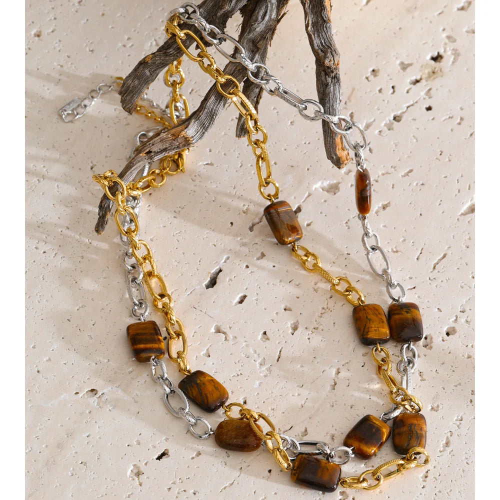 Natural stone geometric chain necklace in gold-plated stainless steel with natural stone.