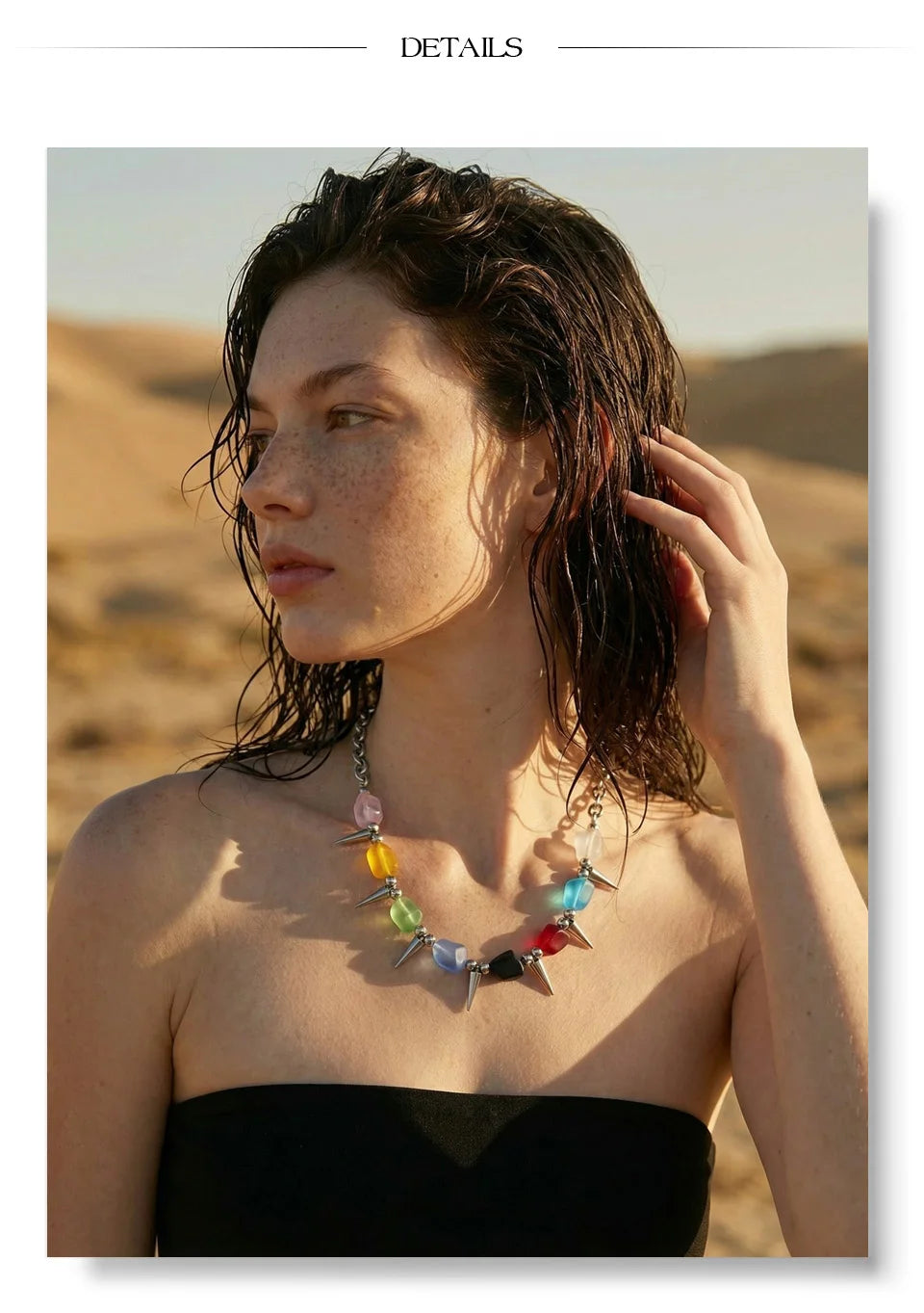 Acrylic natural stone multi-color necklace in gold-plated stainless steel with natural stone and acrylic.