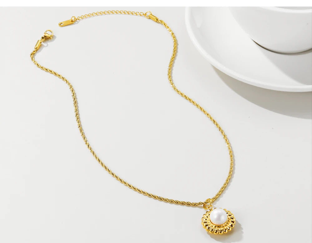 Rope Chain Pearl Round Metal Pendant Necklace — 316L Stainless Steel · PS389