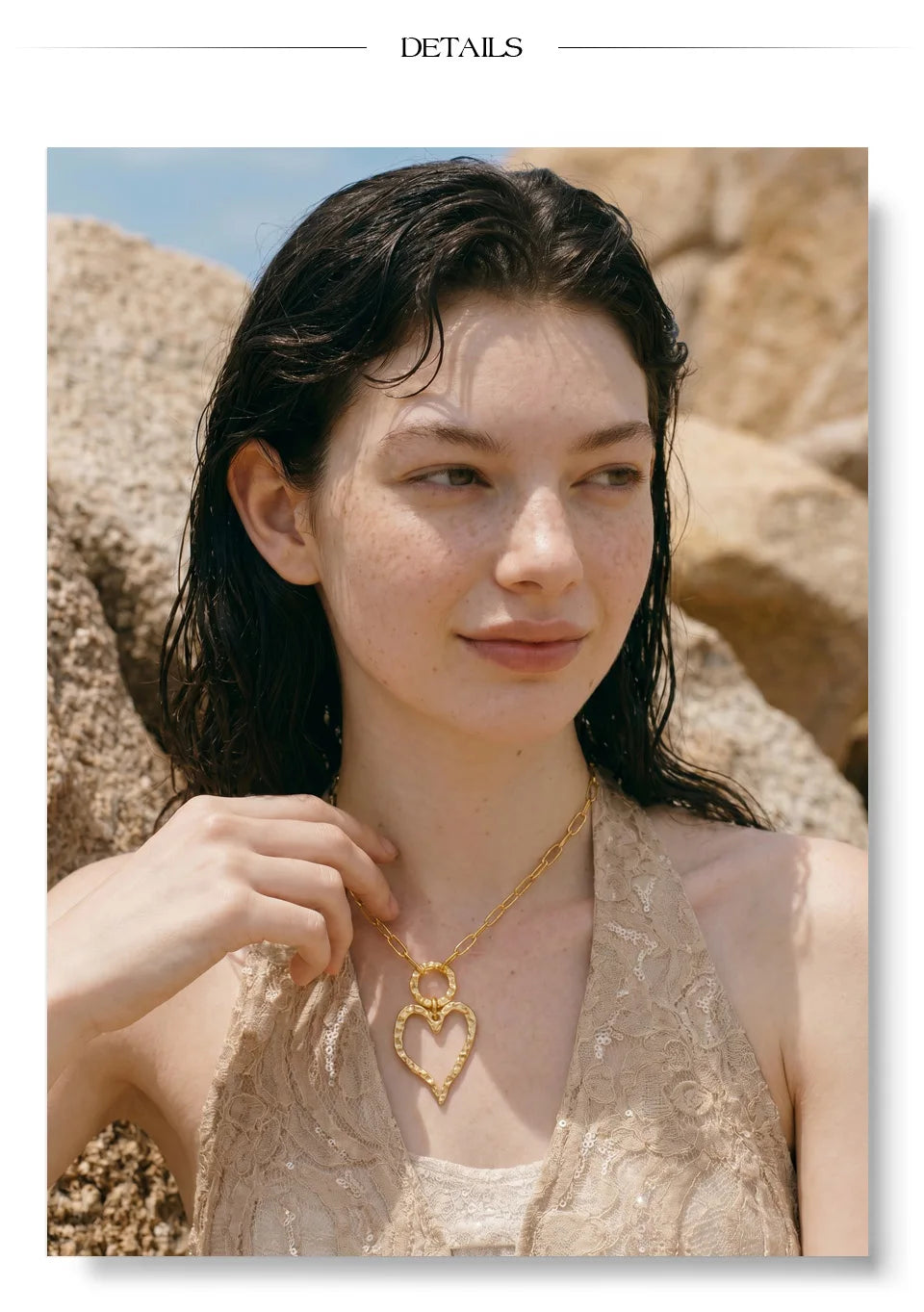 Heart necklace in gold-plated stainless steel.
